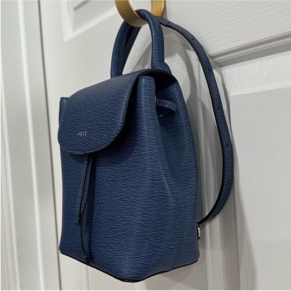 NWOT DKNY 100% Leather Lex Small Convertible Backpack & Crossbody - Picture 8 of 17